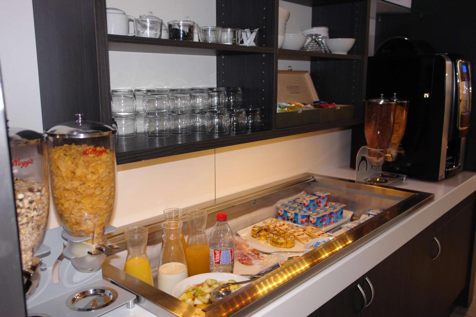 Brit Hotel Confort Rouen Centre Εξωτερικό φωτογραφία